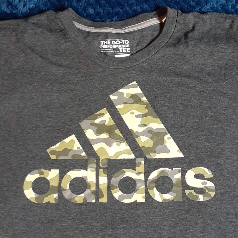 ADIDAS tshirt